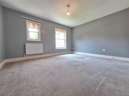 4 bedroom detached house to rent - Photo 4