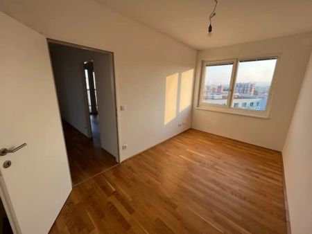 Helle 3-Zimmer-Wohnung mit schönem Ausblick - Geräumiges Wohnzimmer - Photo 3