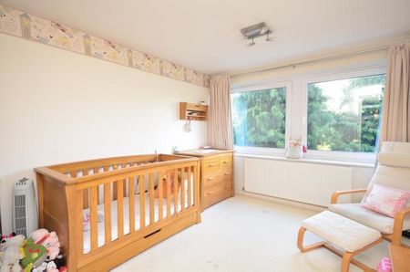 2 Bed Flat, Marcourt Lawns, W5 - Photo 4