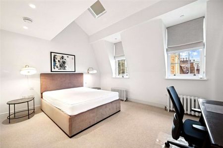 A remarkable three bedroom apartment situated in the heart of Covent Garden. - Photo 5