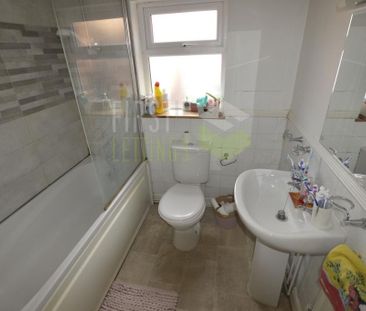 4 bedroom terraced house to rent - Photo 2