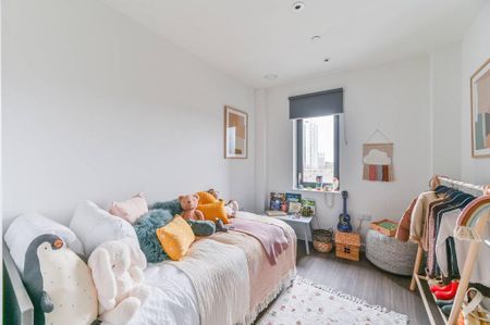 3 bedroom flat to rent - Photo 4