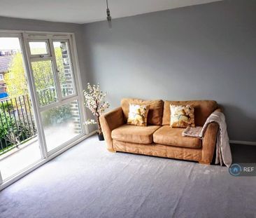 3 bedroom flat to rent - Photo 1