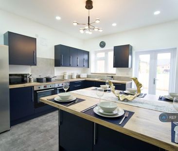 1 bedroom in a house share to rent - Photo 4