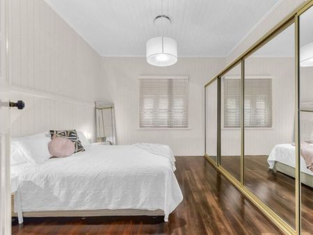 House-sized townhouse with private pool - Photo 2