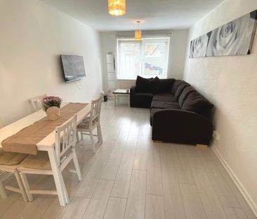 1 Bed Flat, London, E16 - Photo 4