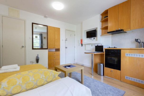 Flat 20 Penywern Road, Earls Court SW5 9SX - Photo 1