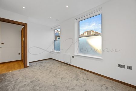 Harvest Lane, Thames Ditton, KT7 - Photo 2