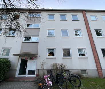 2,5 Zimmer-Wohnung mit Balkon und modernisiertem Tageslichtbad mit ... - Foto 2