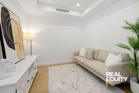 2/25 Magree Crescent, Chipping Norton NSW 2170 - House For Rent | Domain - Photo 2