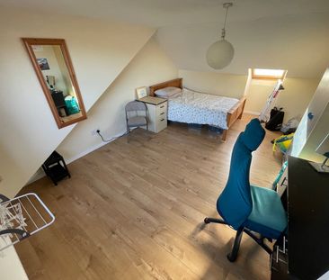 3 Bed Semi-Detached House, Broadlands Road, SO17 - Photo 4