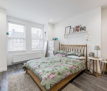 4 bedroom terraced house to rent - Photo 2