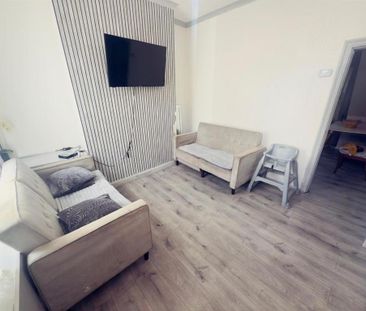 2 bedroom end of terrace house to rent - Photo 6