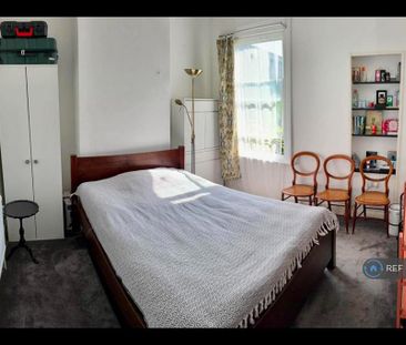 2 bedroom maisonette to rent - Photo 5