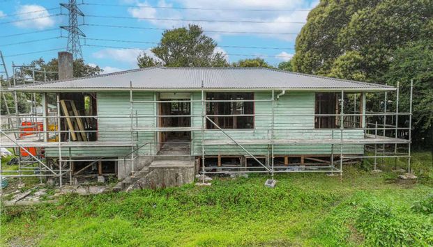 Renovated Family Home Otara with Cabin - Photo 1
