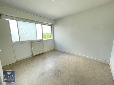 Location Appartement 4 pièces 80m² BOURGES 18000 - Photo 3