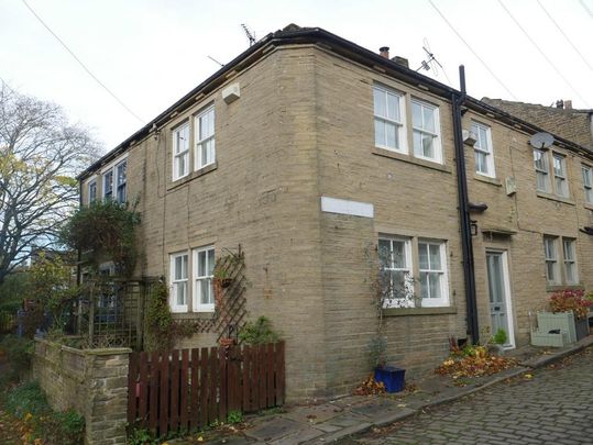 2 bedroom terraced house to rent - Photo 1