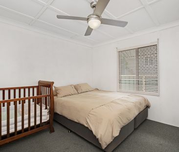 Single level 3 bedroom home with fully secured yard - Photo 3