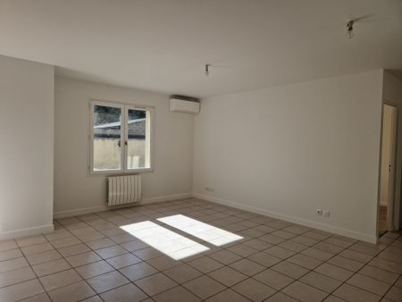 Location Appartement 2 pièces 48m² ETAMPES 91150 - Photo 2