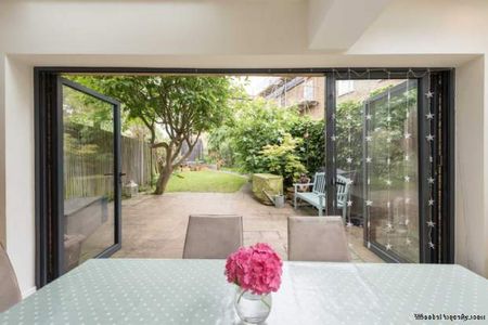 5 bedroom property to rent in London - Photo 4