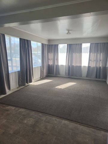 1/22 Deere Avenue, Fenton Park - Photo 2