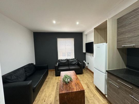 3 bedroom apartment to rent - Photo 1