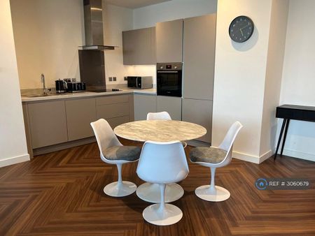 2 bedroom flat to rent - Photo 5