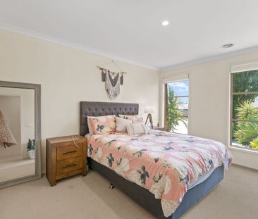 Stylish Family Home in Clyde - Photo 3