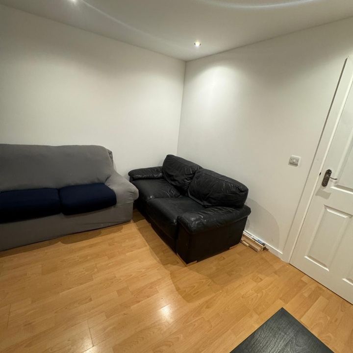 Room in a Shared Flat, Welland Street, SE10 - Photo 1