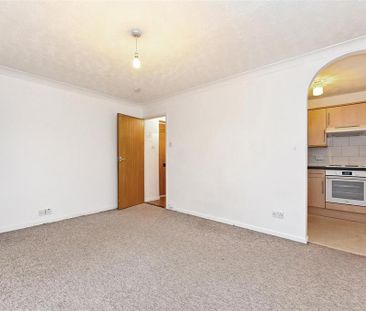 Studio to rent - Photo 6
