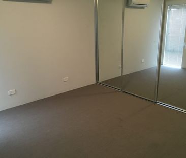 Large Private Family Home - Photo 2