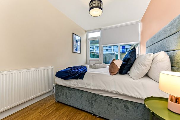 5 Bed Terraced House, Cassland Road, E9 - Photo 1