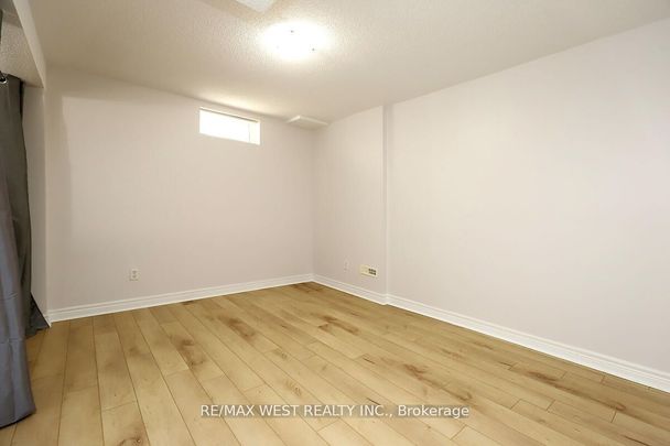 For Lease - 5453 Festival Drive Unit# Bsmt, Mississauga, Ontario - Photo 1