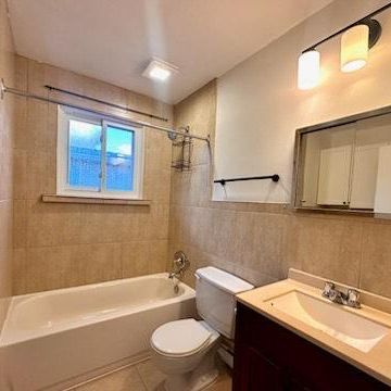 NE PAYEZ RIEN AVANT LE 1ER DECEMBRE.... COMME NEUF, NORD DE SHERBROOKE, GRAND 4 1/2, BALCONS, VUE SUR PARC, TRANQUILLE, RENOVÉ, CUISINE NEUVE... - Photo 4