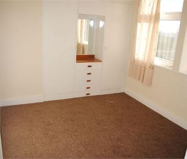 2 bedroom semi-detached house to rent - Photo 2