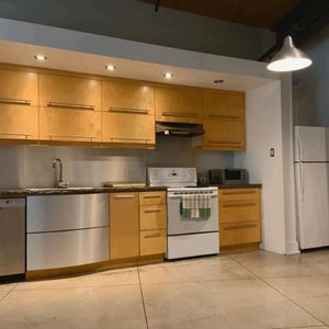 2 1/2 - Montréal (Petite-Italie) - 2 500 $/mois - Photo 2