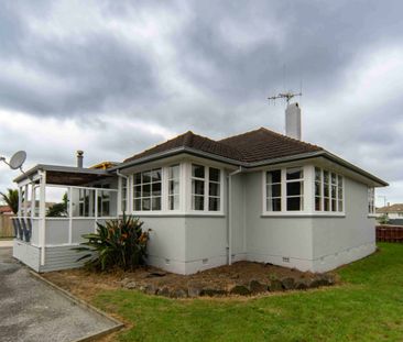 Charming 3-Bedroom Family Home in a Lovely Cul-de-Sac - Photo 2