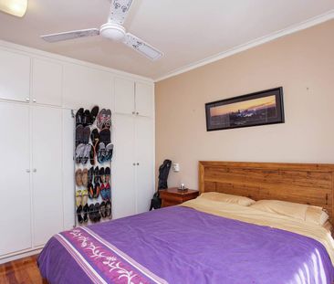 Two Bedroom Unit in Seaside Suburb - Photo 2