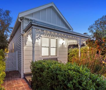 Register To Insect // INNER-CITY SPACE & CHARM - Photo 3