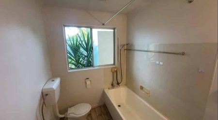 Comfortable Two Bedroom Home - Photo 5