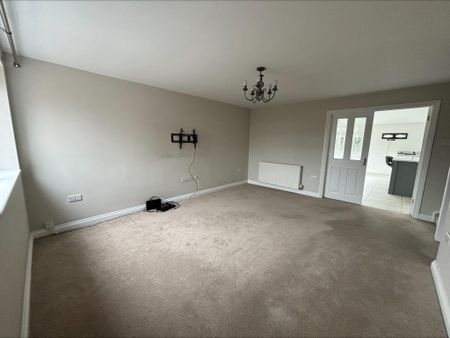 3 bedroom semi-detached house to rent - Photo 3