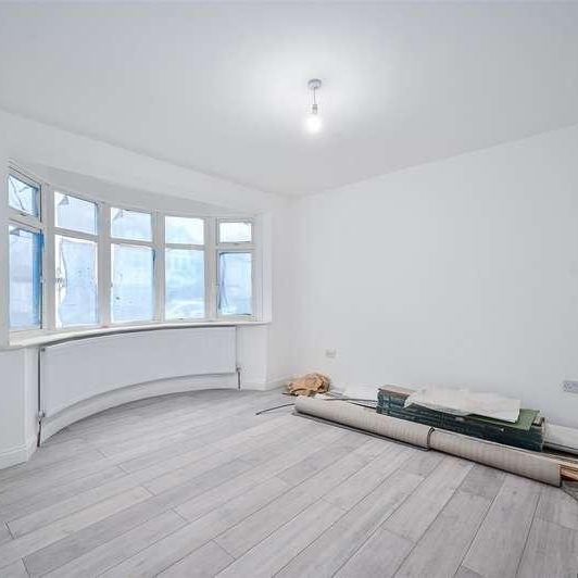 Belmont Avenue, New Malden, KT3 - Photo 1