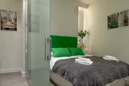 Plaza Teatro, Málaga, Andalusia 29008 - Photo 5