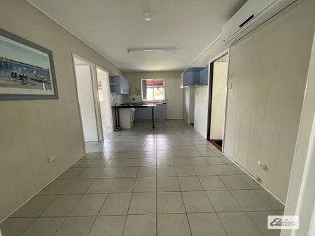 WOW!! Great beach location 2 bedroom unit - Photo 3