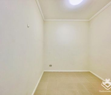 One Bedroom Plus Study Apartment - Photo 3