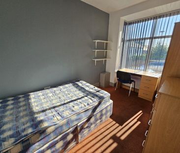 6 bedroom terraced house to rent - Photo 5