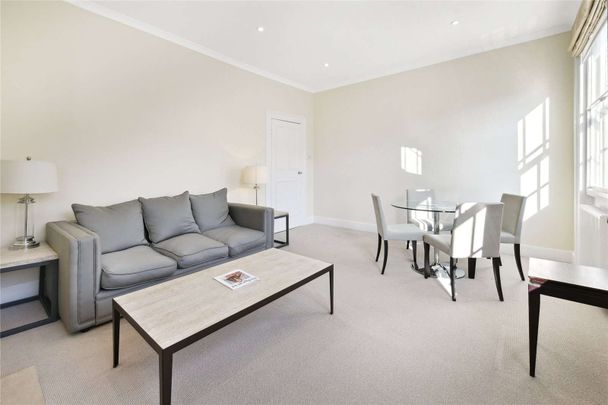 A bright and spacious two bedroom apartment situated on Ebury Street in South Belgravia. - Photo 1