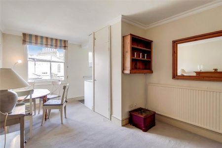 2 bedroom flat in London - Photo 3