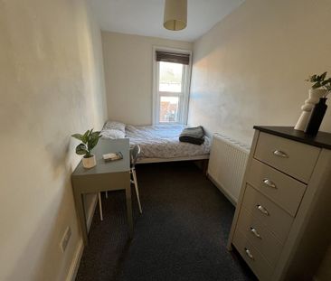 5 bedroom terraced house to rent - Photo 2