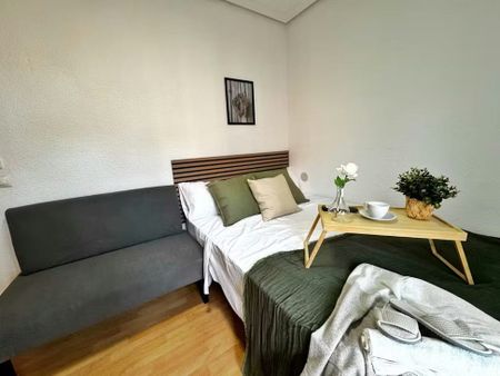 Calle de Begoña, Coslada, Community of Madrid 28821 - Photo 5